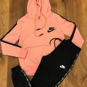 Nike sweatsuits